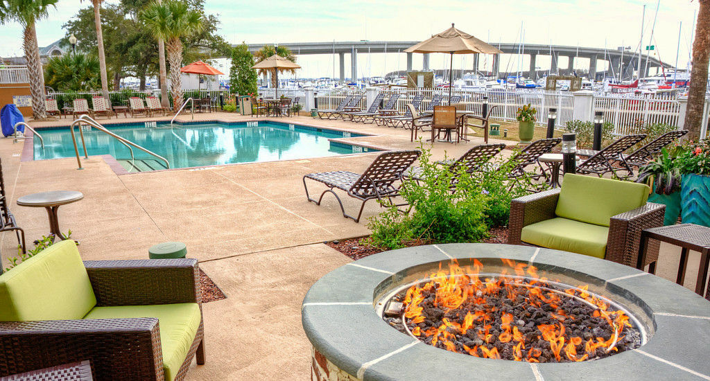 Courtyard Charleston Waterfront Hotel Eksteriør billede